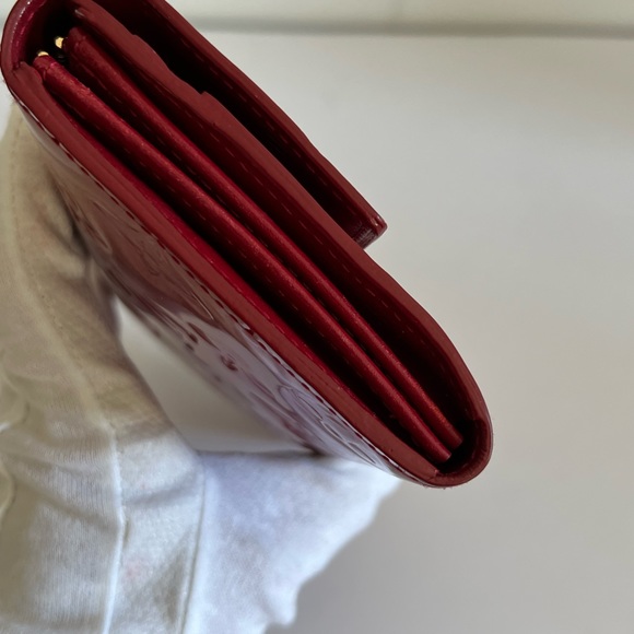 Louis Vuitton Monogram Vernis Sarah Wallet in Red - Picture 9 of 13